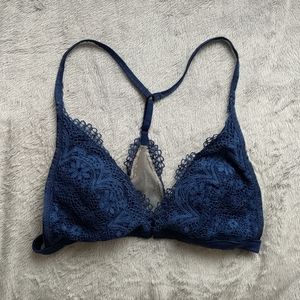VICTORIA'S SECRET SAPPHIRE BLUE LACE BRALETTE